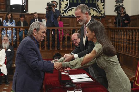 Entregan Premio Cervantes