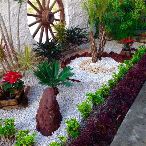 7 Ideas para Decoración de Jardines con Piedras y Flores Jardín con