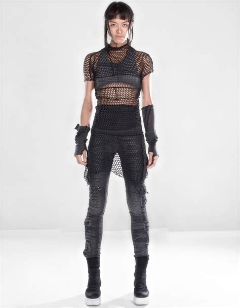 TOP-MESH-FIT Madonna Outfits, Apocalypse Fashion, Dystopian Fashion ...