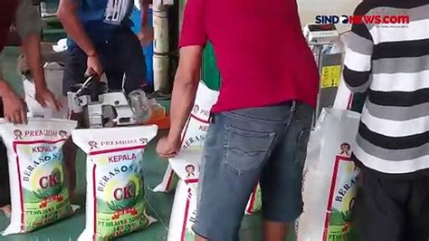 Stok Beras Melimpah Harga Beras Di Pasar Induk Cipinang Mulai Turun