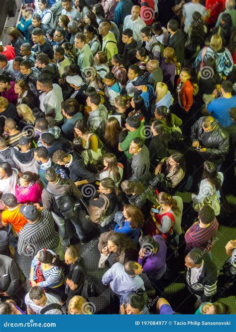 Crowded Brazilian Subway Station - Se Station Editorial Photography