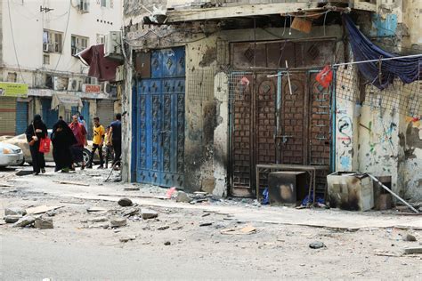 Yemen's Aden violence highlights failure of peace efforts | Middle East Eye