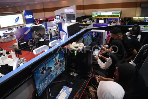 PAMERAN INDOCOMTECH 2022 ANTARA Foto