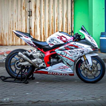 Stiker Motor Honda CBR 250 RR Putih Biru Merah Fullbody Nusakambangan