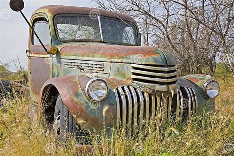 Rusty Old Farm Truck Pasture Green Field Stock Image Image Of Paint