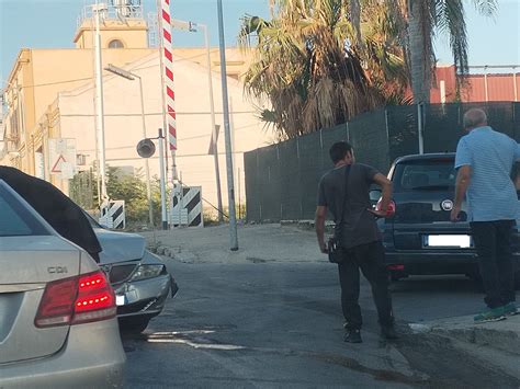 Marsala Incidente Tra Due Utilitarie All Incrocio Di Via Lipari