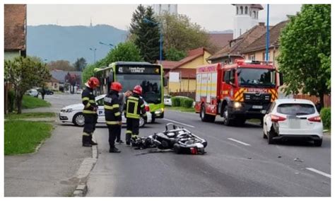 Pietoni Lovi I De O Motociclet Pe O Strad Din Bra Ov Dou Victime Au