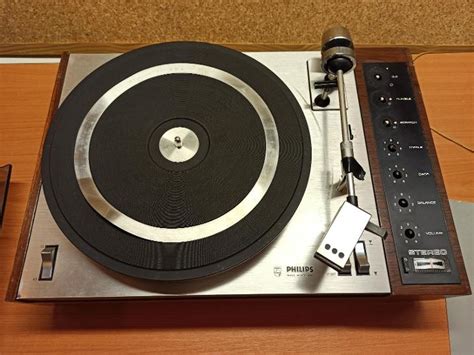 Gramofon Philips 808 | Aukro