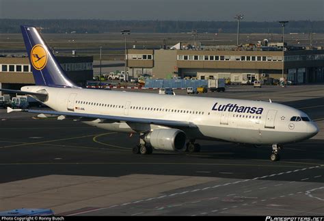 D Aial Lufthansa Airbus A B Photo By Ronny Busch Id