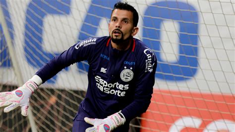 Goleiro do Bahia avalia início da campanha tricolor na Série A