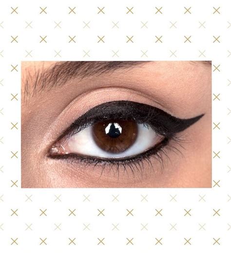 22 Genius Eyeliner Hacks Every Woman Should Know Eye Liner Tricks