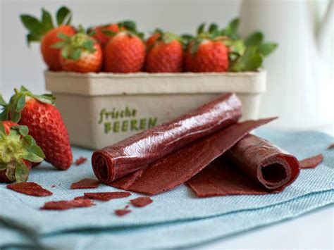 Strawberry fruit roll-ups (fruit leather) | Recipe | Kitchen Stories