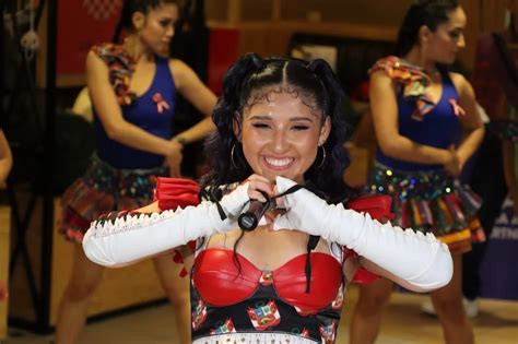 Milena Warthon Emocionada Por Cantar El Himno En El Per Vs Brasil