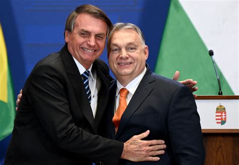 Na Argentina Bolsonaro e Eduardo terão encontro líder de