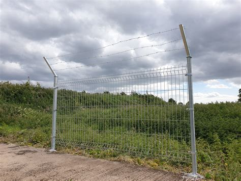 Galvanized V Mesh Panel D Barbed Wire Upright Outrigger