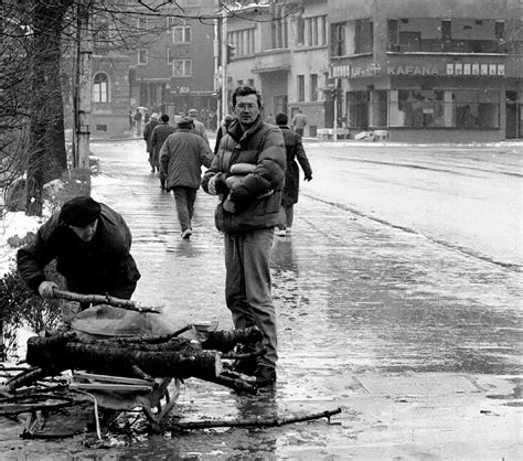 File:Sarajevo Siege Gathering Firewood.jpg - Wikipedia, the free encyclopedia