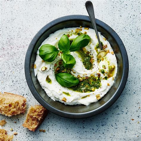 Labneh med pesto och nötter Recept ICA se