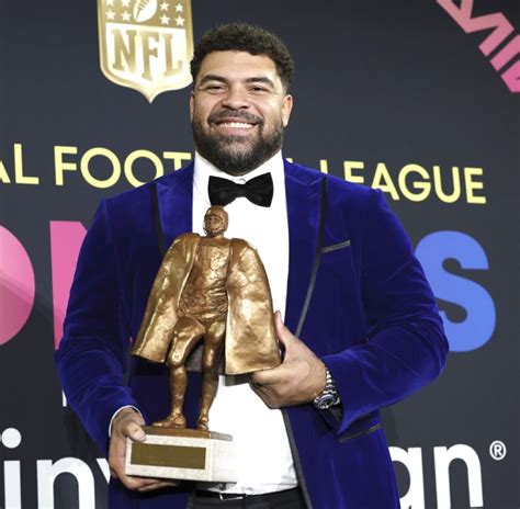 Steelers Heyward Receives Walter Payton Man Of The Year News Sports