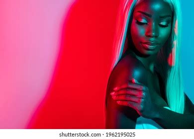 2 633 рез по запросу Retro vintage nude body изображения стоковые фотографии и векторная