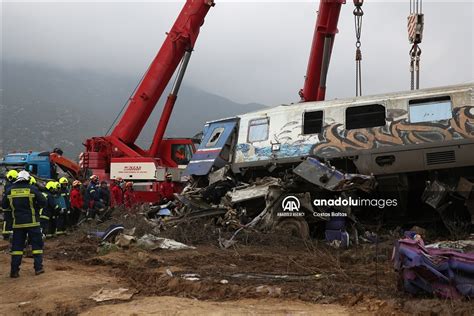 Sedikitnya 36 tewas dalam tabrakan kereta di utara Yunani Anadolu Ajansı