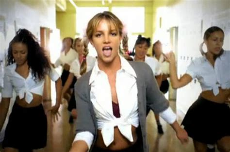 Os dez clipes mais assistidos de Britney Spears e a história por trás