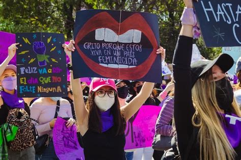 En El Camino A La M Una Manifestaci N Feminista Para Conmemorar El D A