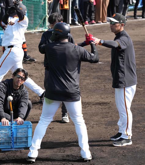 【巨人】オコエ瑠偉が阿部監督と松井臨時コーチから始動「できることを最大限に取り組んで」 プロ野球写真ニュース 日刊スポーツ