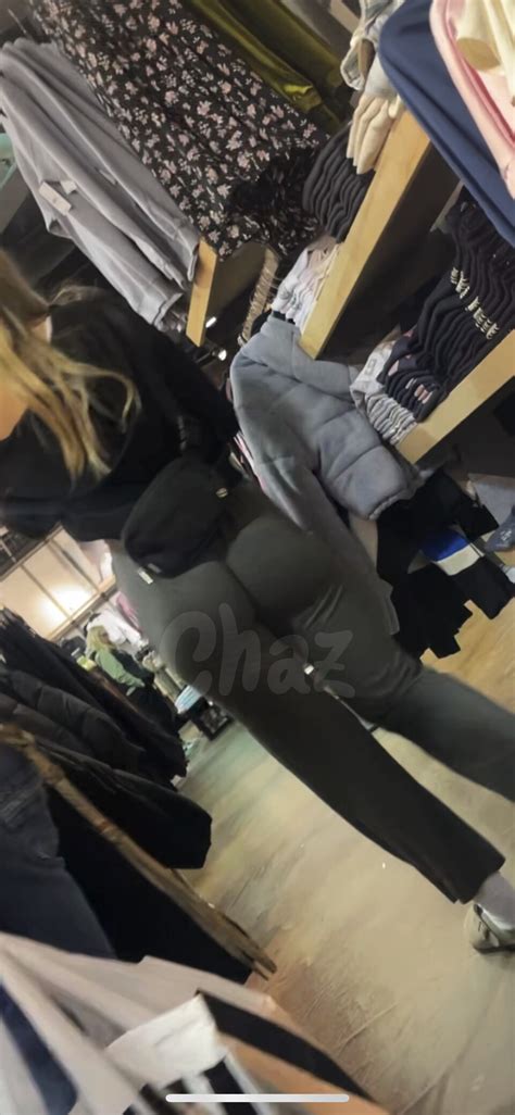 Hot Blonde Had Her Leggings Riding Way Up Her Ass Video Spandex