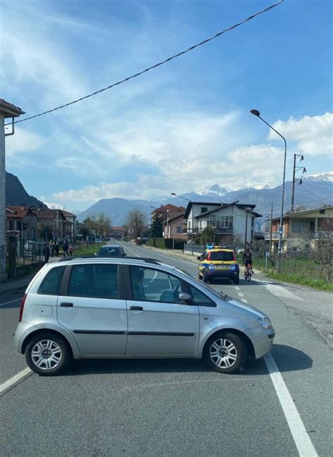 INCIDENTE IN VALSUSA AUTO SBATTE CONTRO IL MURO DI UNA CASA ValsusaOggi