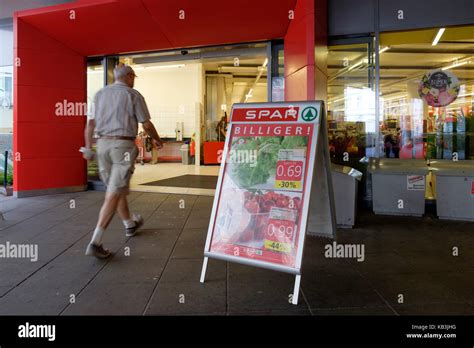 Shop Shops Supermarket Supermarkets Hi Res Stock Photography And Images