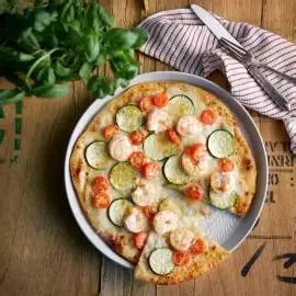 Plaatpizza Met Tonijn Rode Ui En Courgette Boodschappen