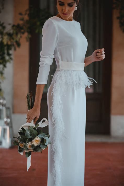 Look De Novia Plumas Para Boda Civil Invitada Perfecta