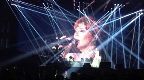Mylene Farmer концерт в СПБ 2013, заключительная песня. - YouTube