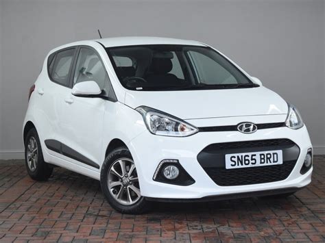 HYUNDAI I10 1.0 PREMIUM 5DR (white) 2015 | in Winsford, Cheshire | Gumtree