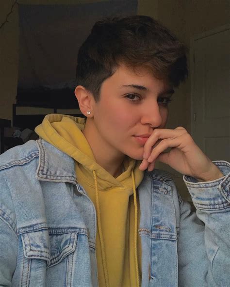 Ftm Haircut Round Face ` Ftm Haircut Tomboy Hairstyles Ftm Haircuts Androgynous Hair