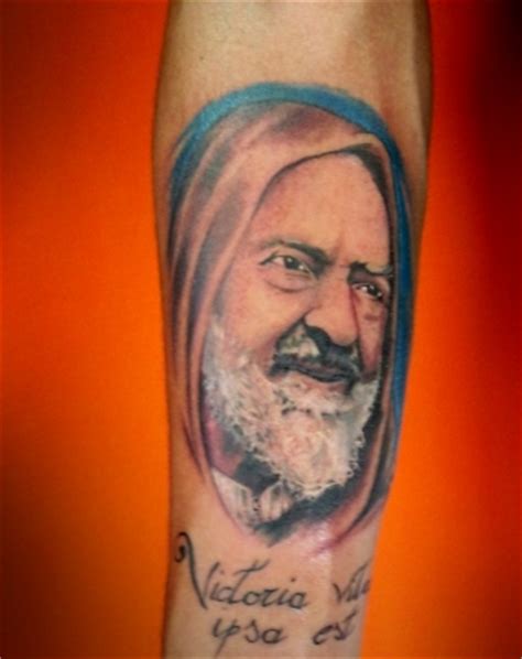 I nostri lavori - Categoria: Foto Tatuatori - Foto: LORIS TATTOO Padre Pio - Tatuaggi.it