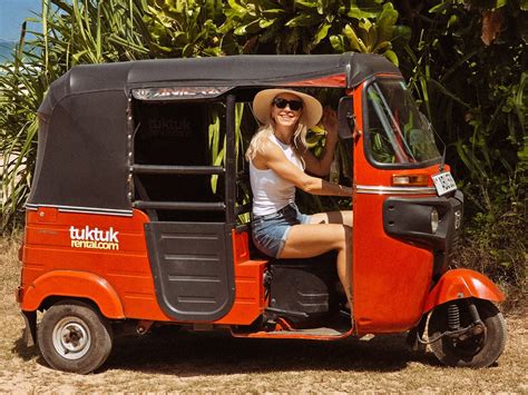 drive  sri lanka  ultimate guide  renting  tuk tuk