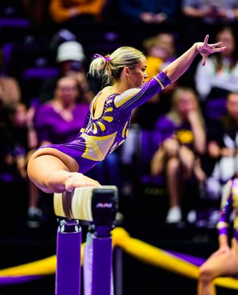 Livvy Dunne Shows Off Lsu Gymnastics Flexibility In Shimmering Purple