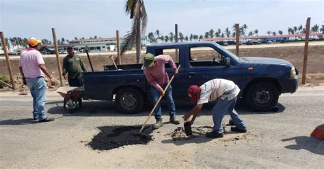 Bachean La Avenida Fuerza A Rea En La Zona Poniente De Acapulco