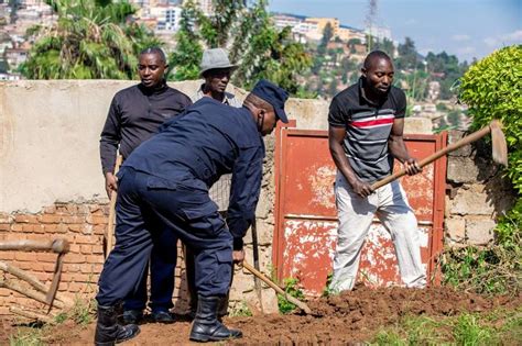 Rwanda National Police Joins Kacyiru Residents In Umuganda