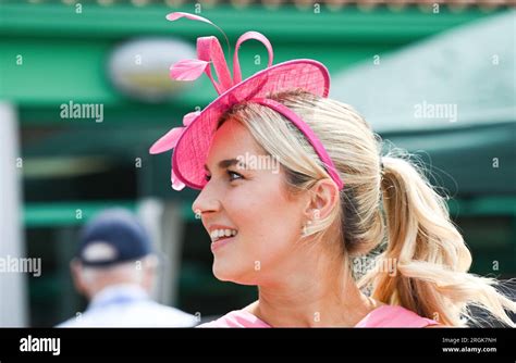 Brighton Races Ladies Day Hi Res Stock Photography And Images Alamy