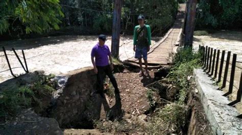 Jembatan Gantung Penghubung Kecamatan Di Lampung Utara Nyaris Putus