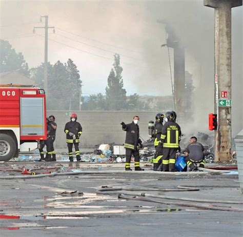 Asm Il Centro Rifiuti Pericoloso Via Ad Abbattimenti E Sgombero