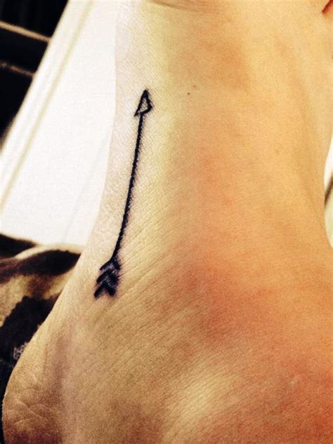 15 Ideas Of Small Arrow Tattoos - Yo Tattoo