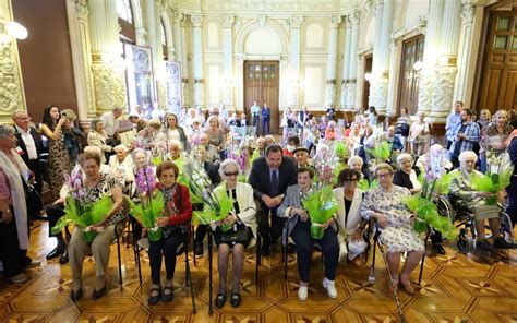 El Ayuntamiento De Valladolid Homenajea A Sus Mayores