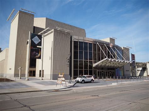 Marcus Performing Arts Center Struggling Financially » Urban Milwaukee