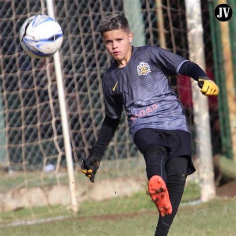 Kau Foi O Melhor Goleiro Do Torneio Valinhense De Futebol Menores