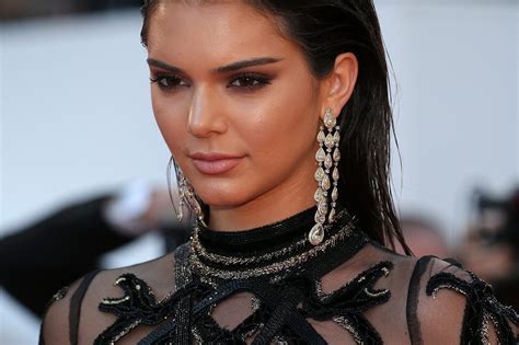 Picture Tagged With American Brunette Kendall Jenner Celebrity