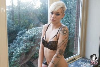 Emo Punk Goth Scene Girls Posing Nude Su Cide Girls