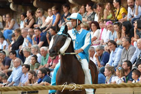 Palio Di Siena Del Luglio All Onda La Prova Generale